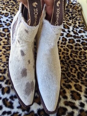 Horsag Cream Cowhide Pointed Toe Women's Boots Size 8